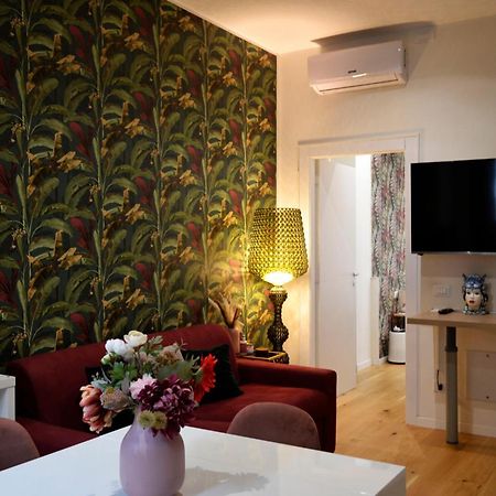 Appartement Peony House - 10 Min Duomo à Milan Extérieur photo